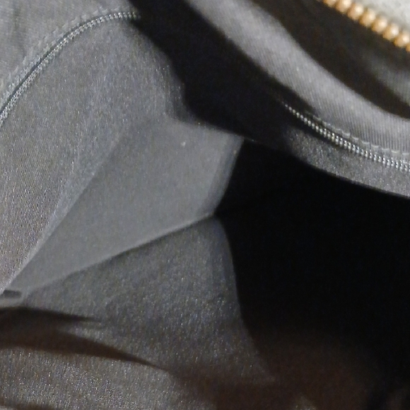 Gucci Black Monogram Handbag - Picture 15 of 16